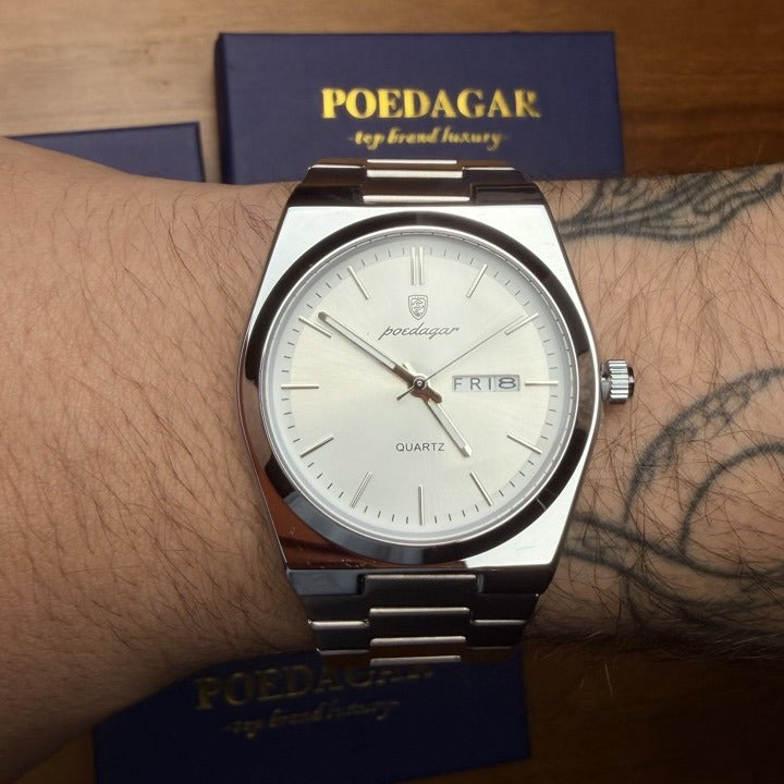 Reloj Poedagar 930 dial blanco en la muñeca